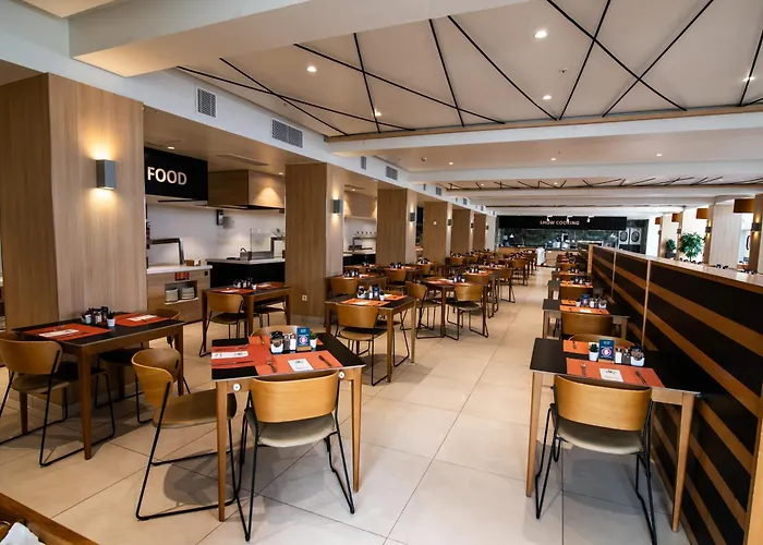 艾括拉兰萨罗特套房酒店 酒店