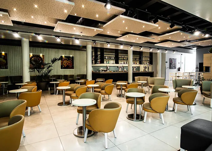 酒店 艾括拉兰萨罗特套房酒店 4*