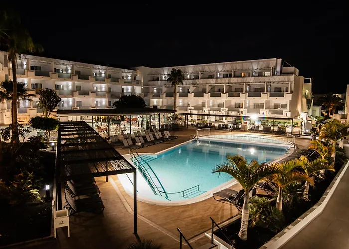 艾括拉兰萨罗特套房酒店 4*