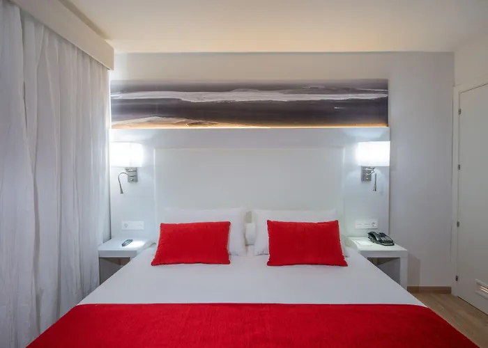 艾括拉兰萨罗特套房酒店