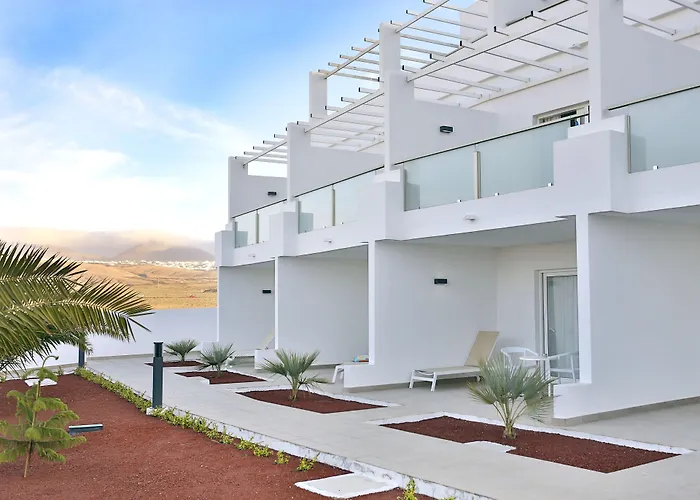 호텔 에쿠오라 란자롯 스위트 4*